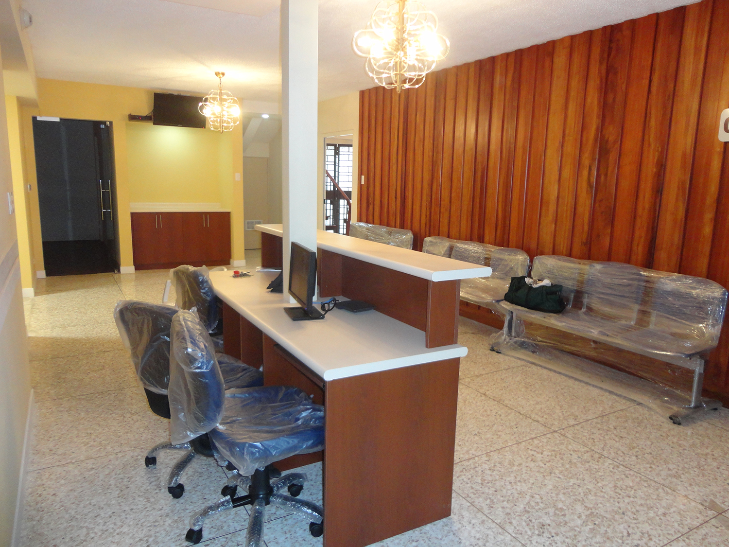Oficinas en San Pedro / ¡Inicie su negocio! E1012 Bamago Realtors
